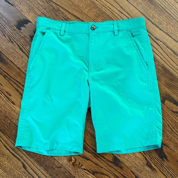 E Izod Performx Men's 34 Green Flat Front Golf Shorts - Picture 1 of 3